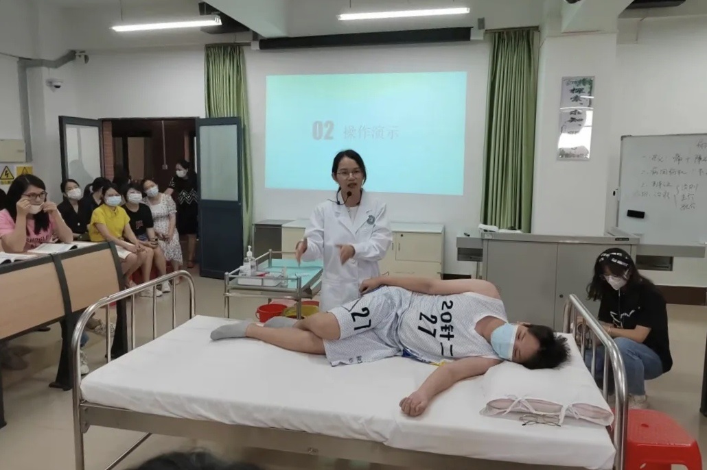 往届生与应届生参加3+证书考试有什么不同？